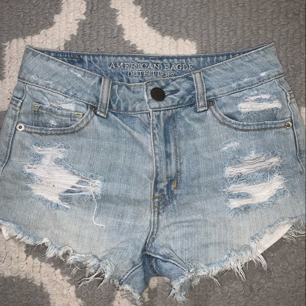 Light wash mid-rise ripped jean shorts